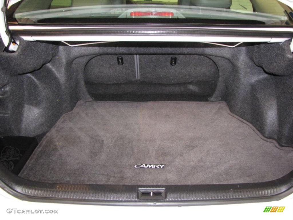 2004 Camry XLE V6 - Super White / Stone photo #17