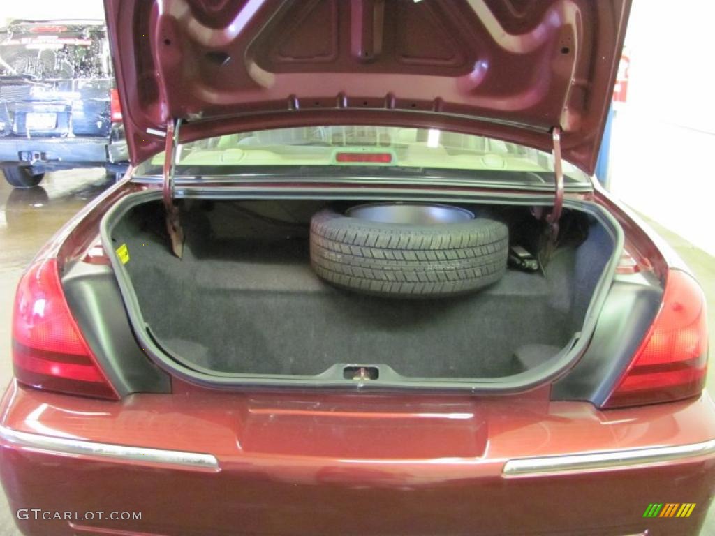 2004 Grand Marquis GS - Dark Toreador Red Metallic / Medium Parchment photo #6