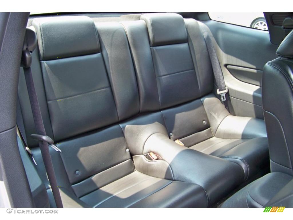 2005 Mustang V6 Premium Coupe - Satin Silver Metallic / Dark Charcoal photo #18
