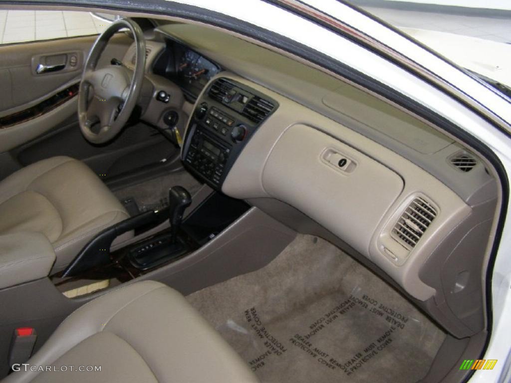 1998 Accord EX Sedan - Taffeta White / Quartz photo #28