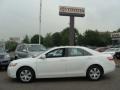 Super White - Camry SE Photo No. 3