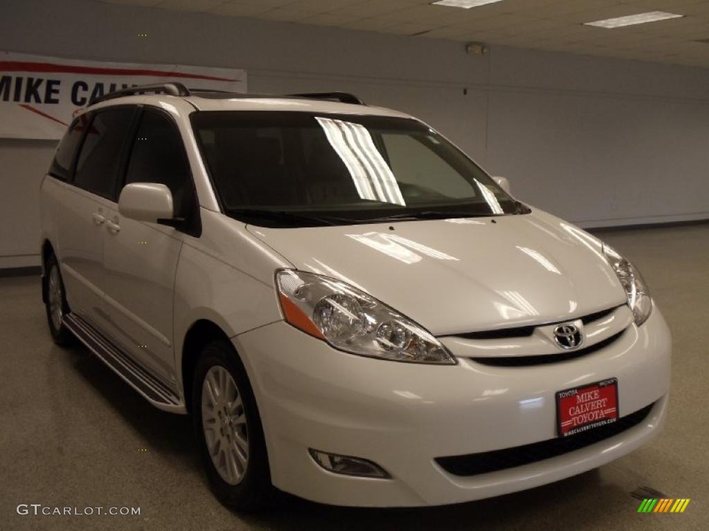 2007 Sienna XLE - Natural White / Stone photo #1