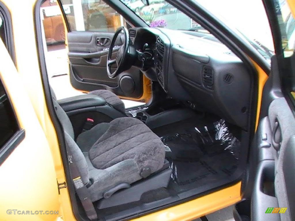 2002 Sonoma SLS ZR5 Crew Cab 4x4 - Flame Yellow / Graphite photo #3