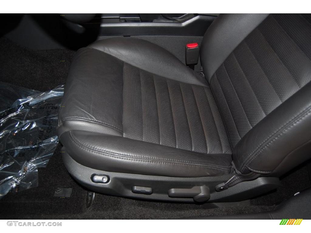 2006 Mustang GT Premium Coupe - Redfire Metallic / Dark Charcoal photo #19