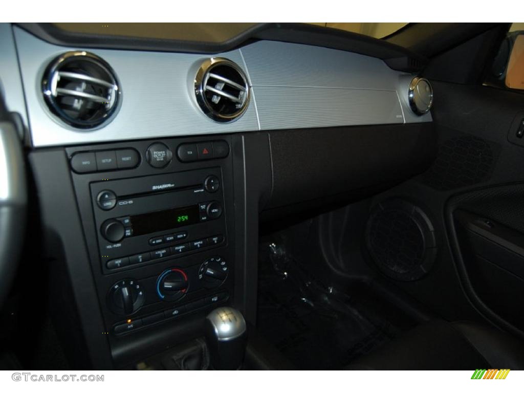 2006 Mustang GT Premium Coupe - Redfire Metallic / Dark Charcoal photo #28