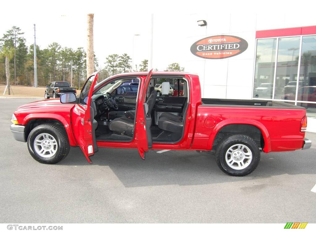 2004 Dakota SLT Quad Cab - Flame Red / Dark Slate Gray photo #4