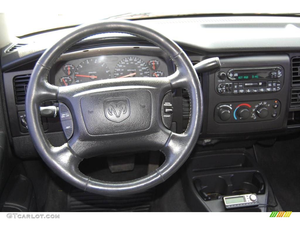 2004 Dakota SLT Quad Cab - Flame Red / Dark Slate Gray photo #13