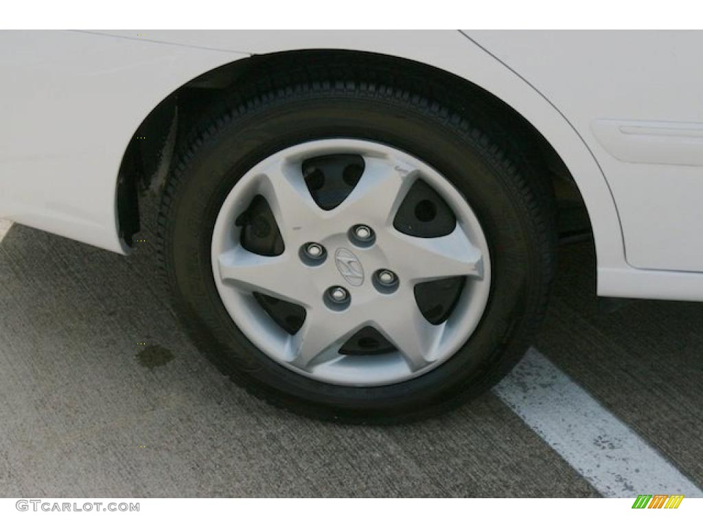 2004 Elantra GLS Sedan - Nordic White / Gray photo #16