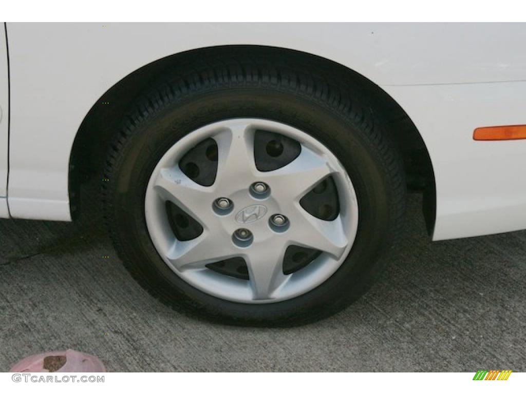 2004 Elantra GLS Sedan - Nordic White / Gray photo #17