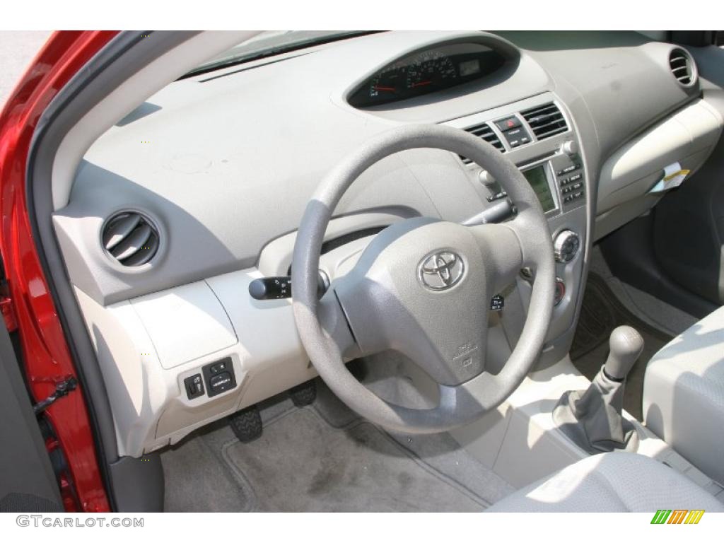 2009 Yaris Sedan - Absolutely Red / Dark Charcoal photo #11
