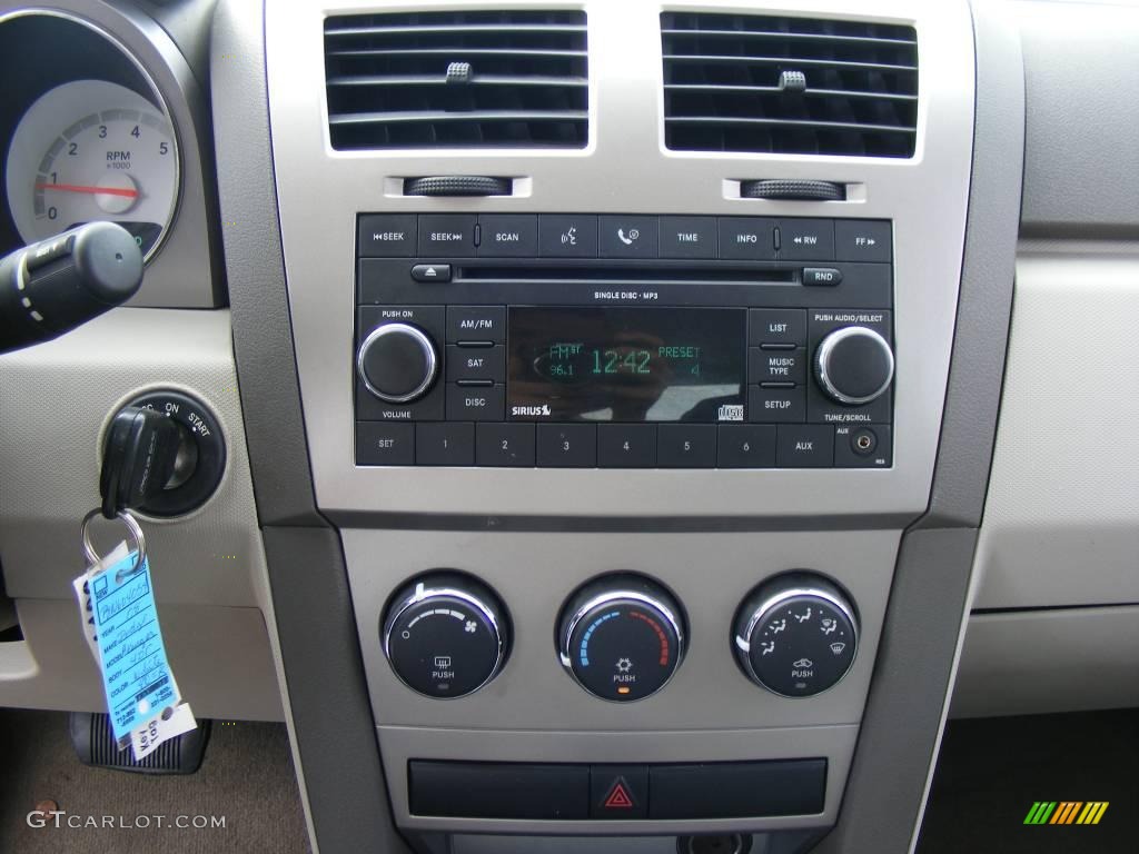 2008 Avenger SXT - Stone White / Dark Khaki/Light Graystone photo #28