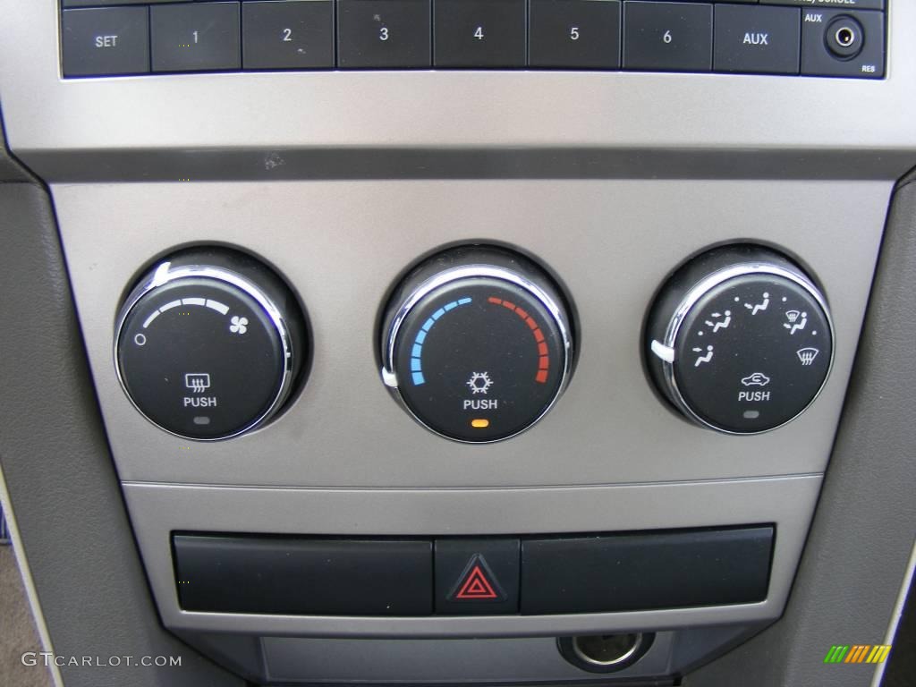 2008 Avenger SXT - Stone White / Dark Khaki/Light Graystone photo #29