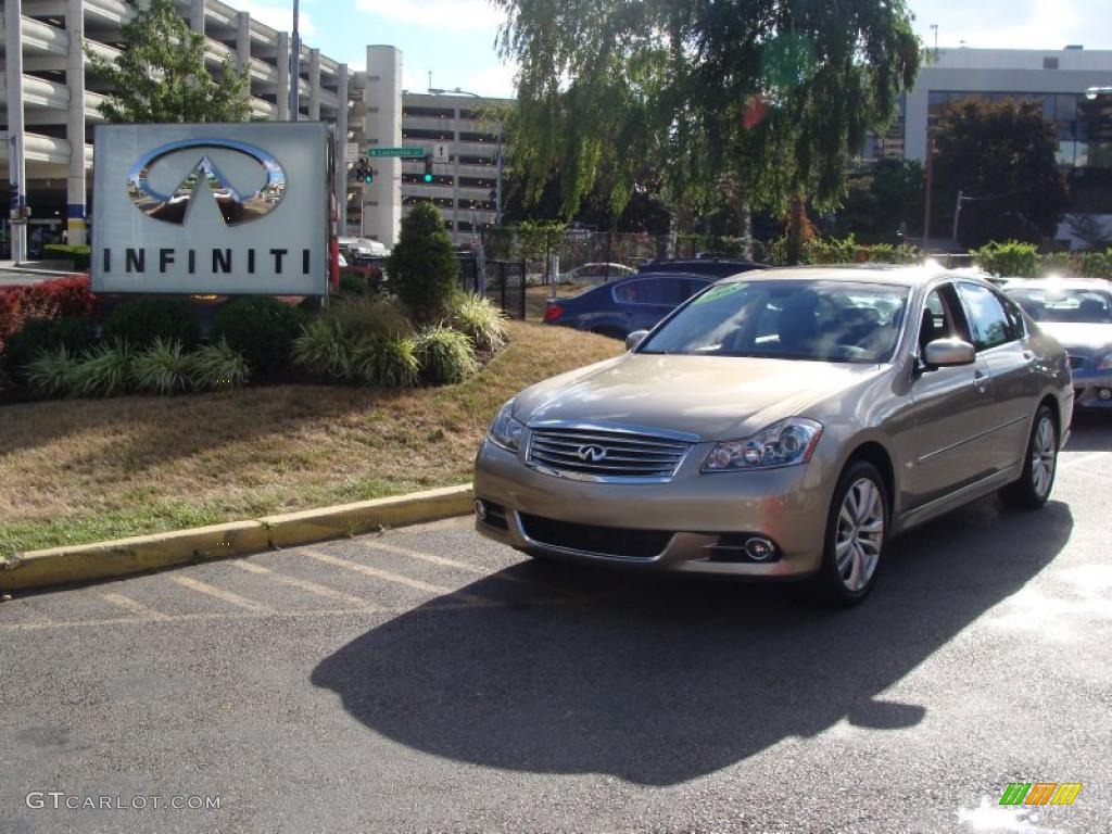 Sahara Sandstone Infiniti M