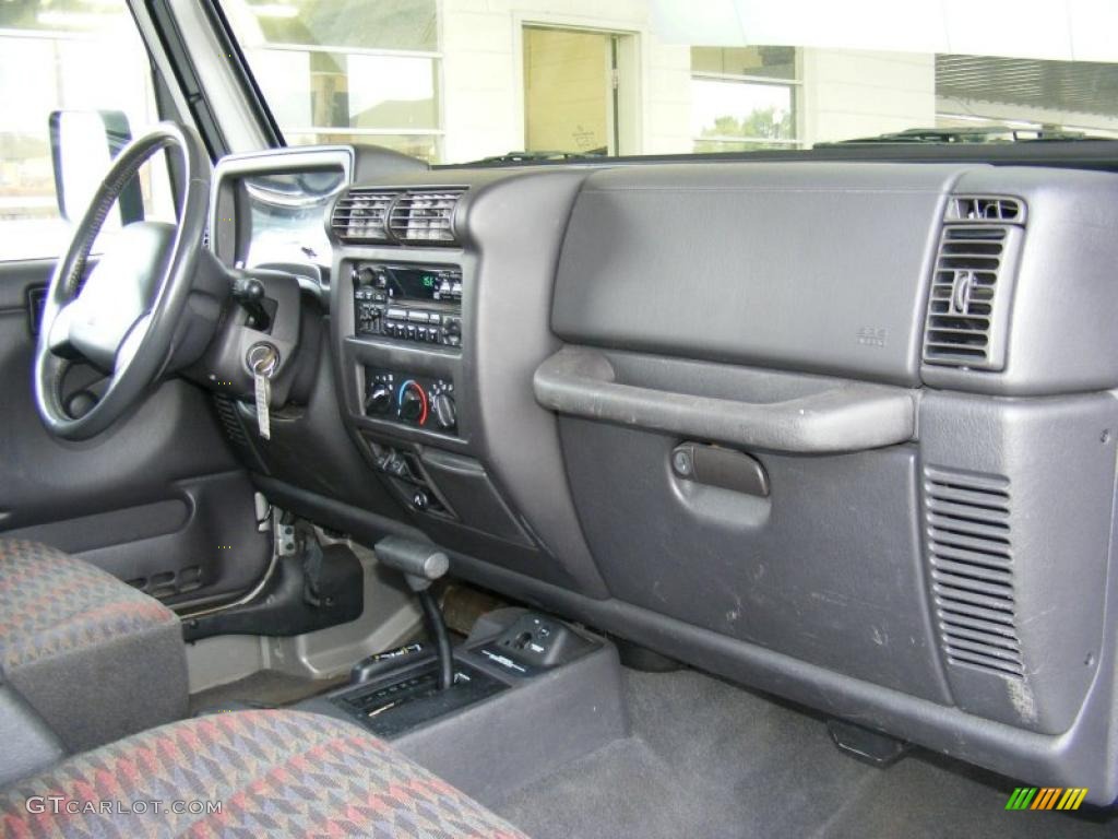 2000 Wrangler Sport 4x4 - Silverstone Metallic / Agate photo #16