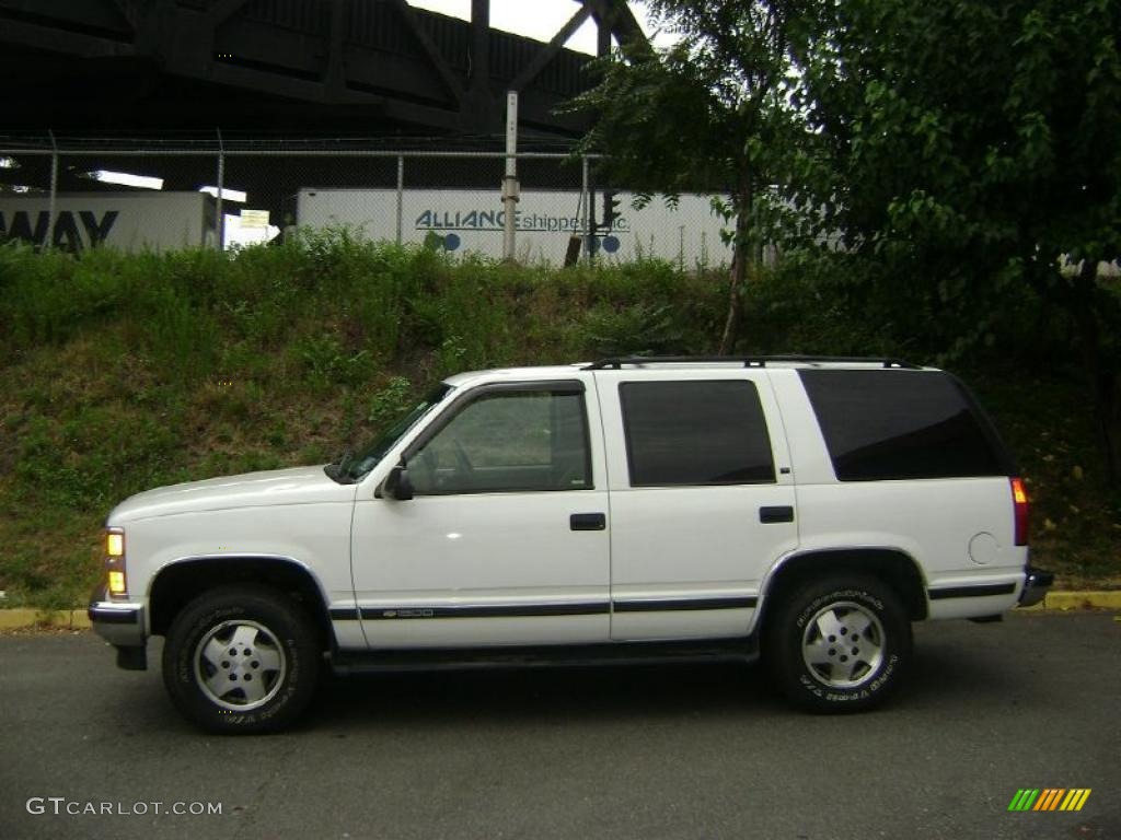 1995 Tahoe LT 4x4 - Summit White / Tan photo #3