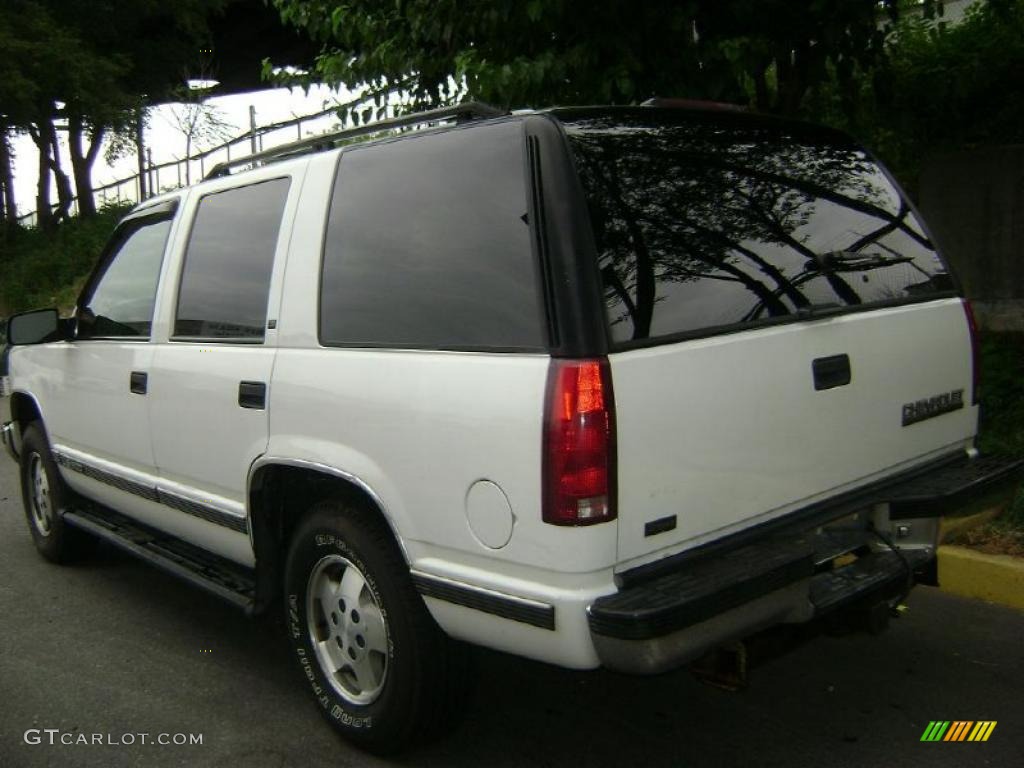 1995 Tahoe LT 4x4 - Summit White / Tan photo #5