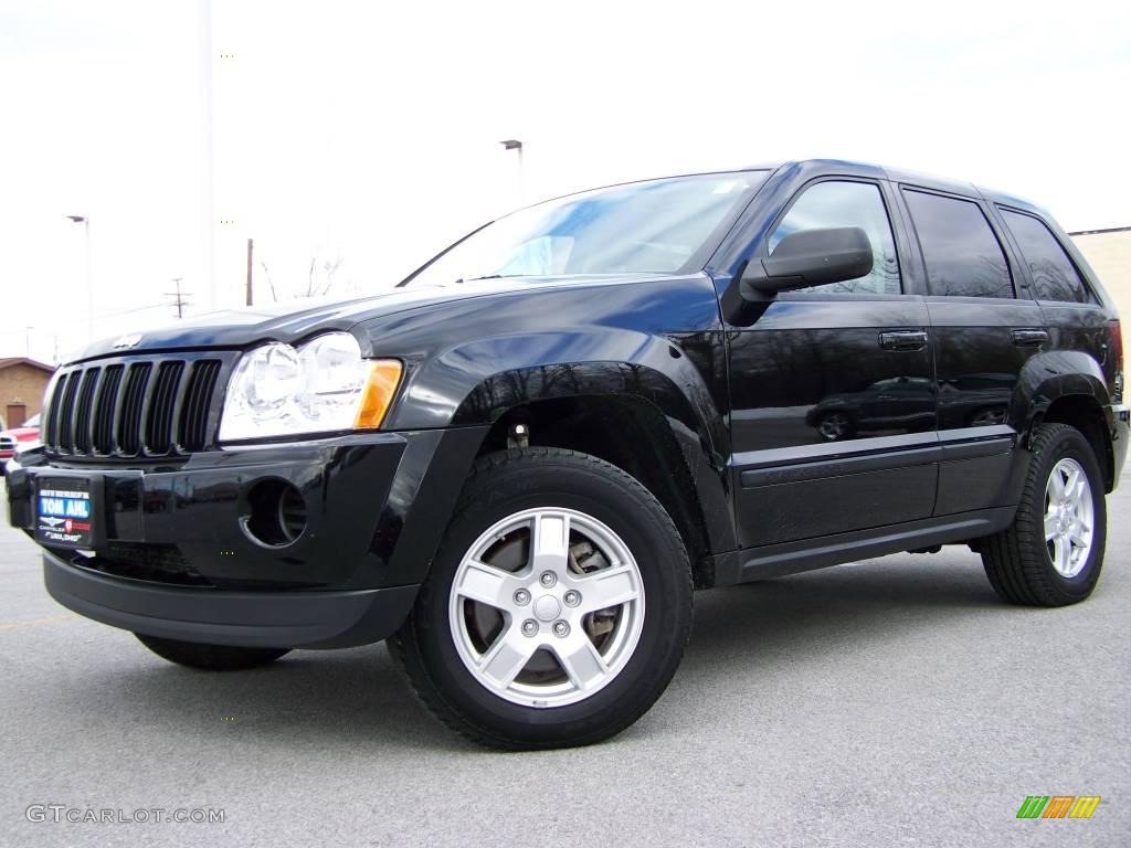 2007 Grand Cherokee Laredo 4x4 - Black / Medium Slate Gray photo #1