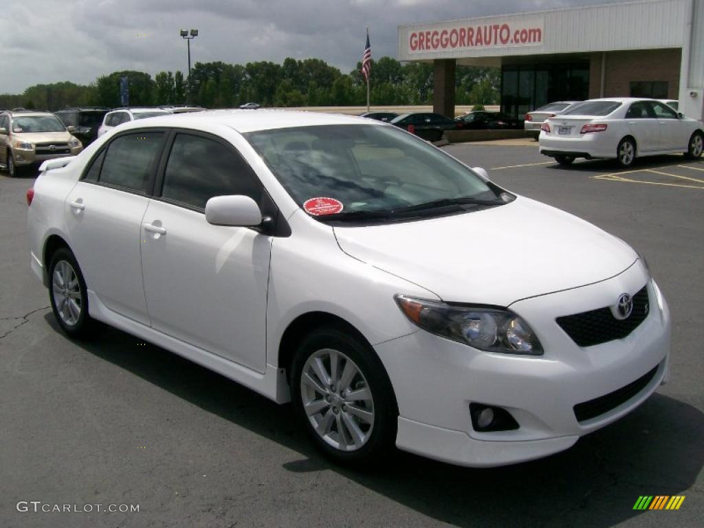 Super White Toyota Corolla