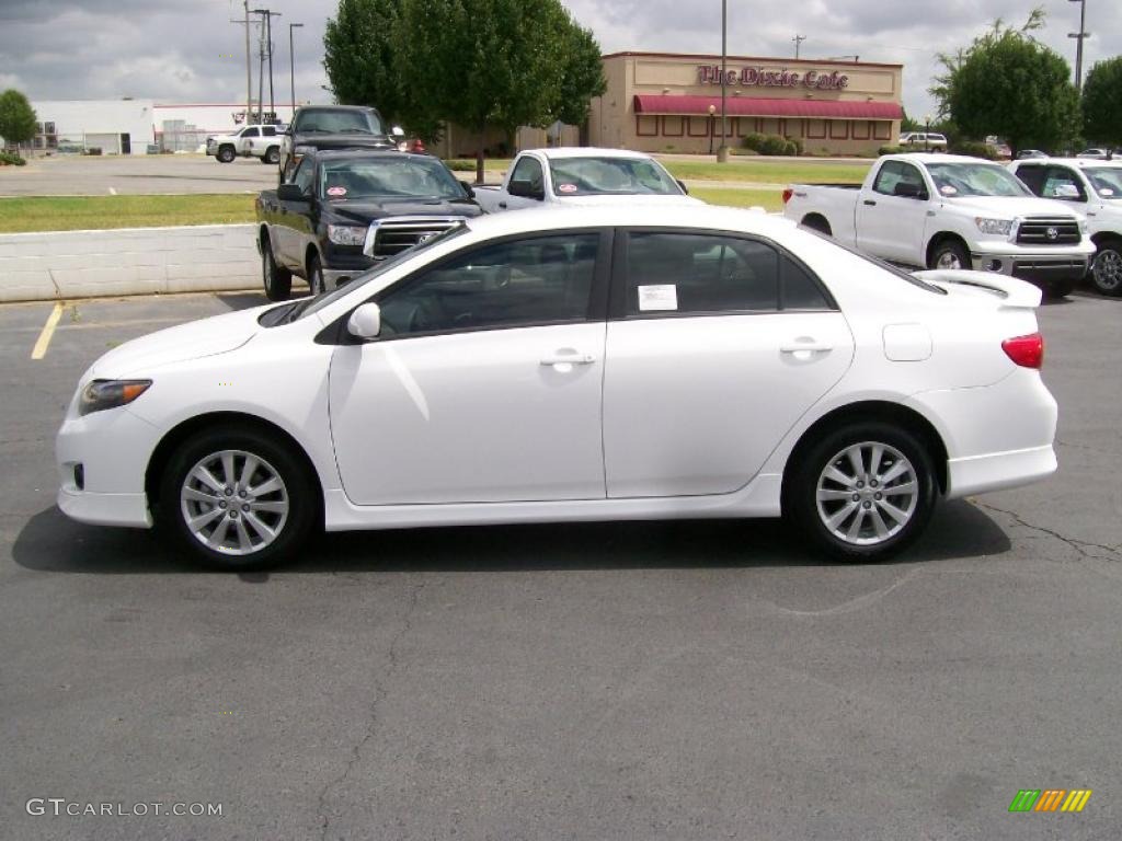 2010 Corolla S - Super White / Dark Charcoal photo #5