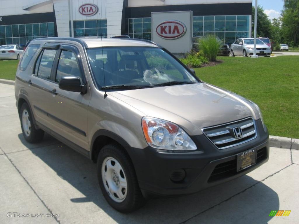 2005 CR-V LX - Sahara Sand Metallic / Ivory photo #1