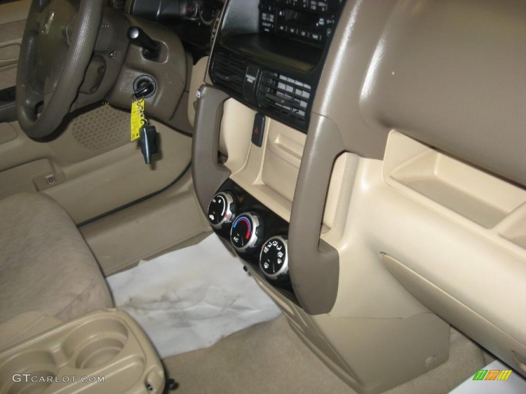 2005 CR-V LX - Sahara Sand Metallic / Ivory photo #26