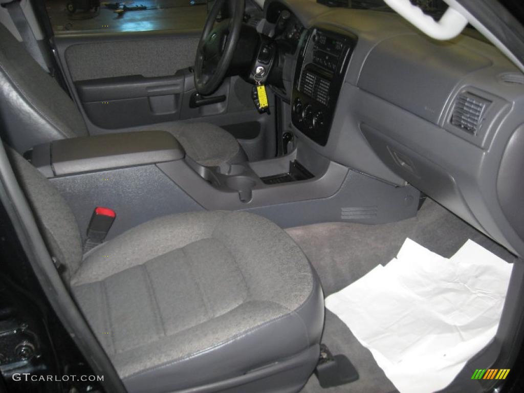 2004 Explorer XLS 4x4 - Black / Graphite photo #22