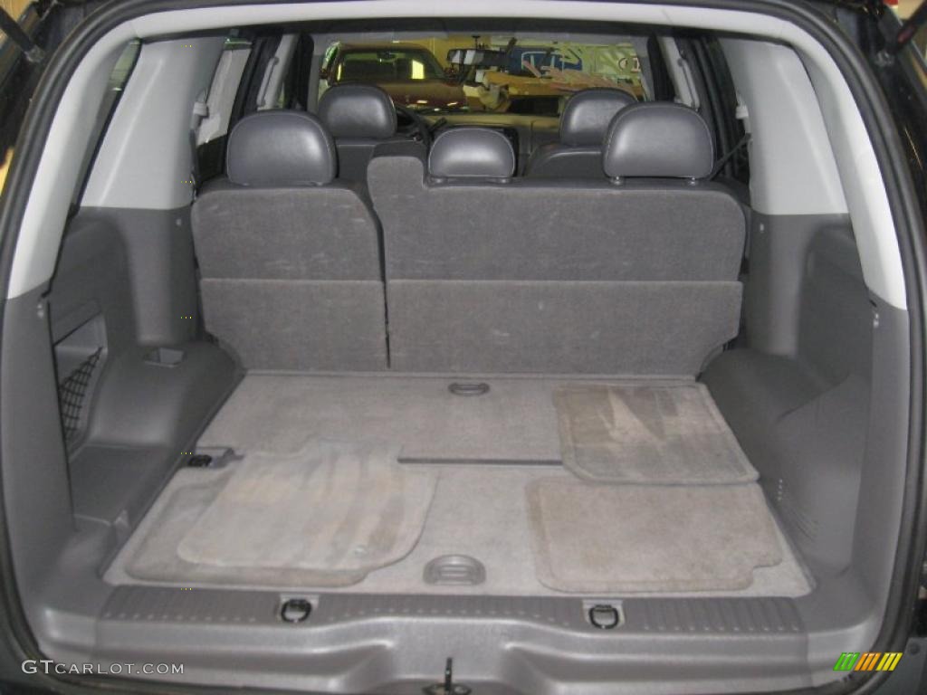 2004 Explorer XLS 4x4 - Black / Graphite photo #26