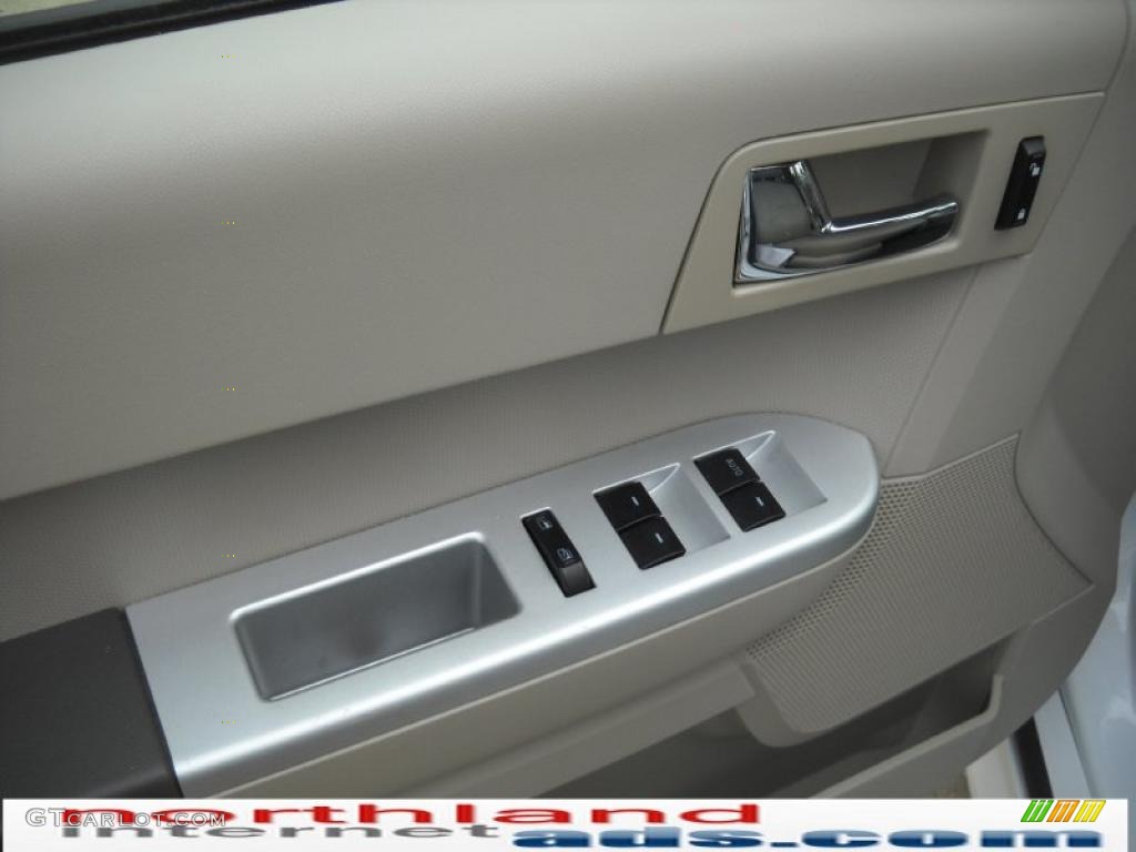 2008 Mariner Hybrid 4WD - Oxford White / Stone photo #16
