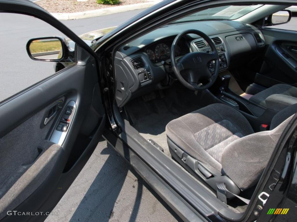 2002 Accord SE Coupe - Nighthawk Black Pearl / Charcoal photo #11