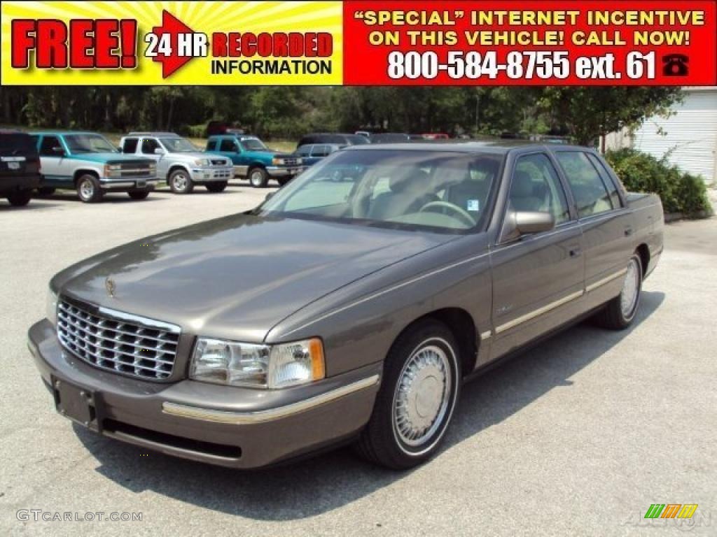 1999 DeVille Sedan - Cashmere / Oatmeal photo #1