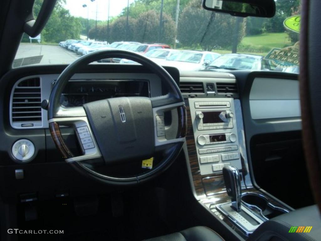 2008 Navigator Luxury 4x4 - Black / Charcoal Black photo #11