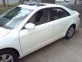 Super White - Camry LE Photo No. 20