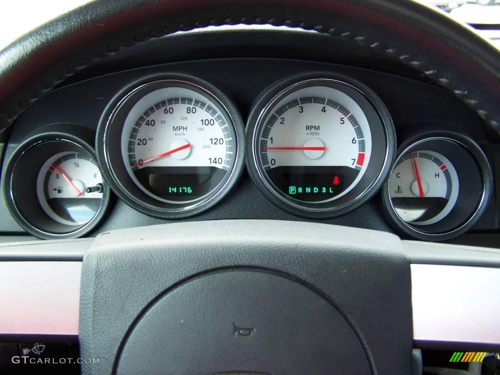 2008 Charger SXT - Inferno Red Crystal Pearl / Dark Slate Gray photo #16