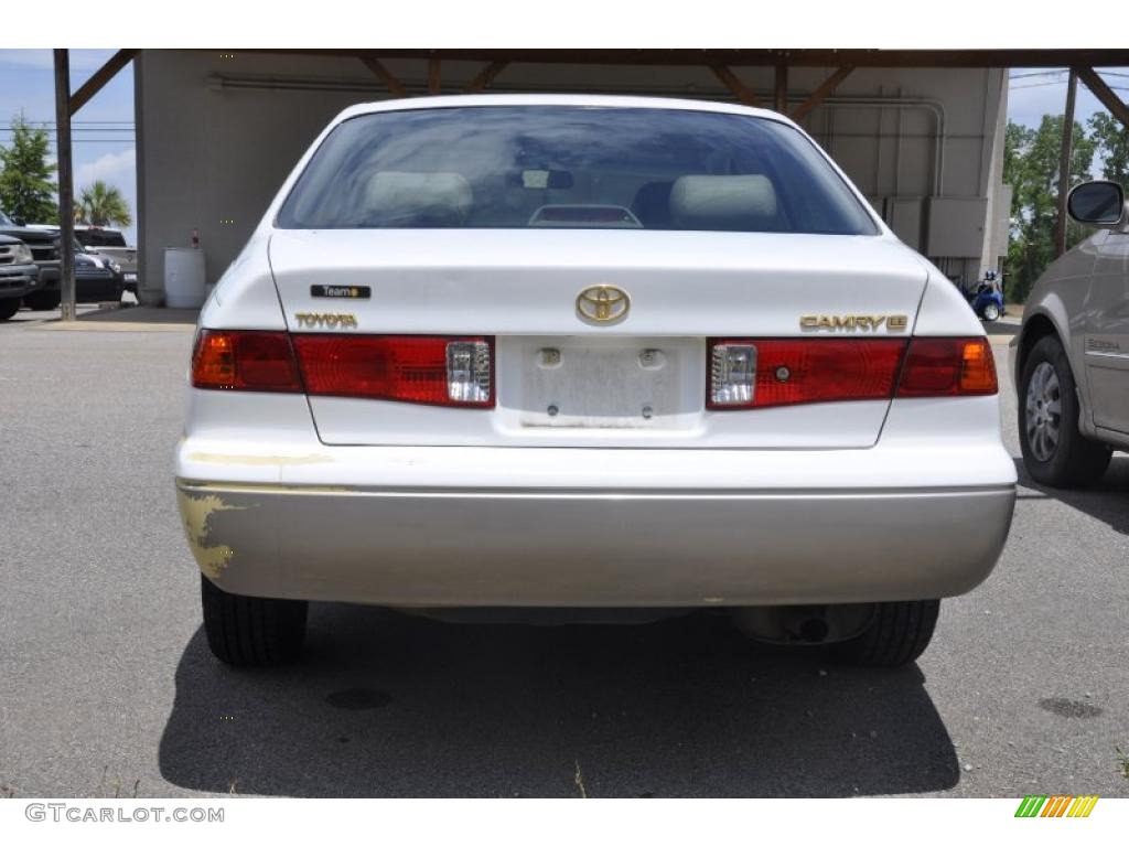 2000 Camry LE - Super White / Oak photo #4