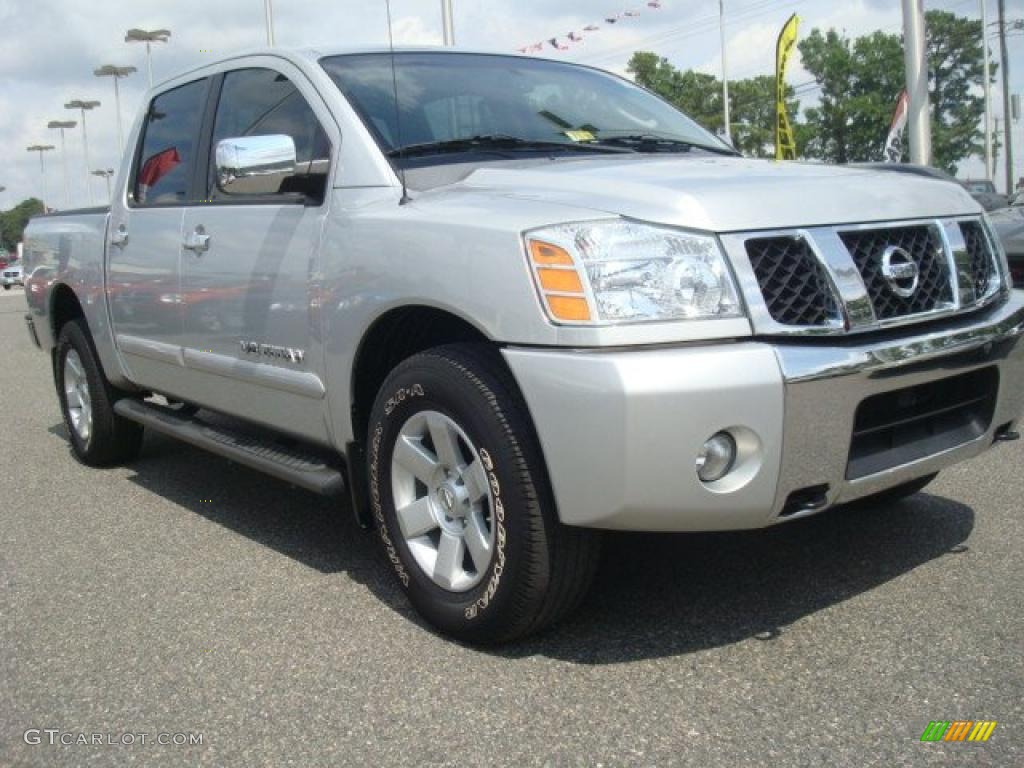 2007 Titan LE Crew Cab 4x4 - Radiant Silver / Graphite Black/Titanium photo #7
