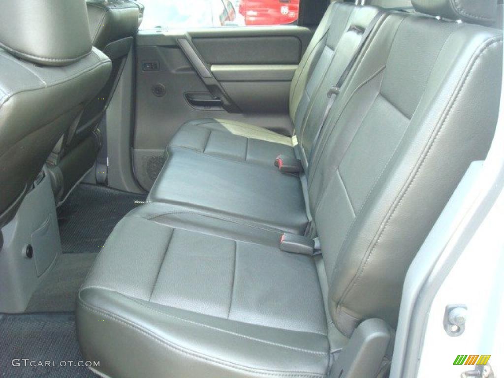 2007 Titan LE Crew Cab 4x4 - Radiant Silver / Graphite Black/Titanium photo #10