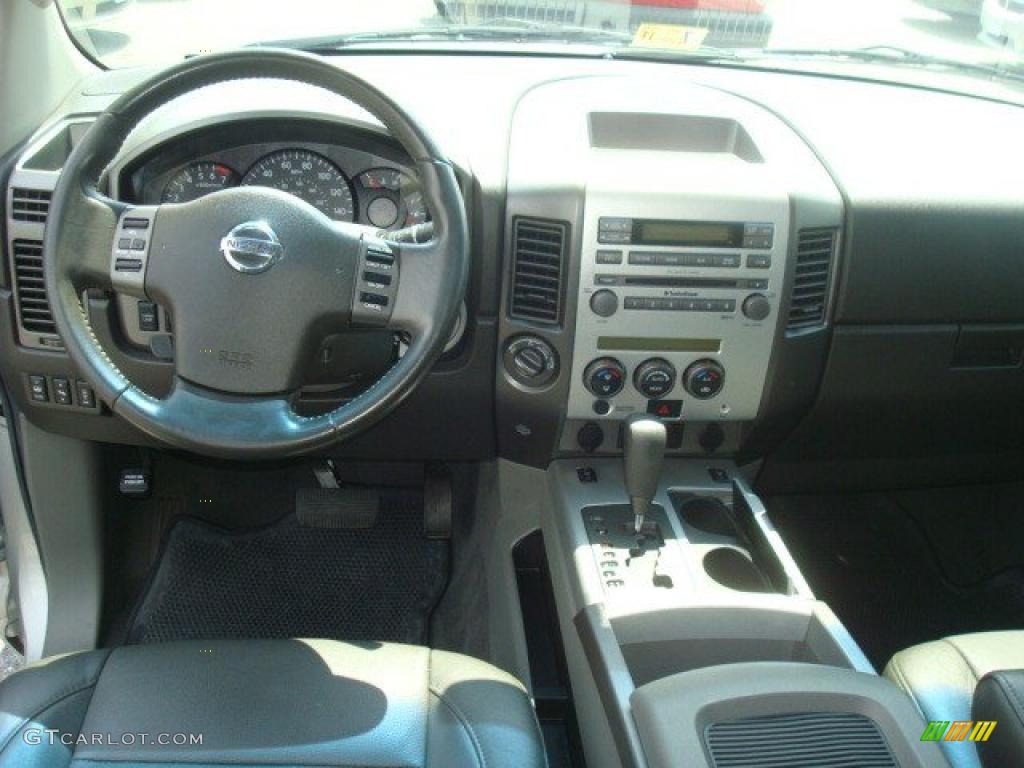 2007 Titan LE Crew Cab 4x4 - Radiant Silver / Graphite Black/Titanium photo #11