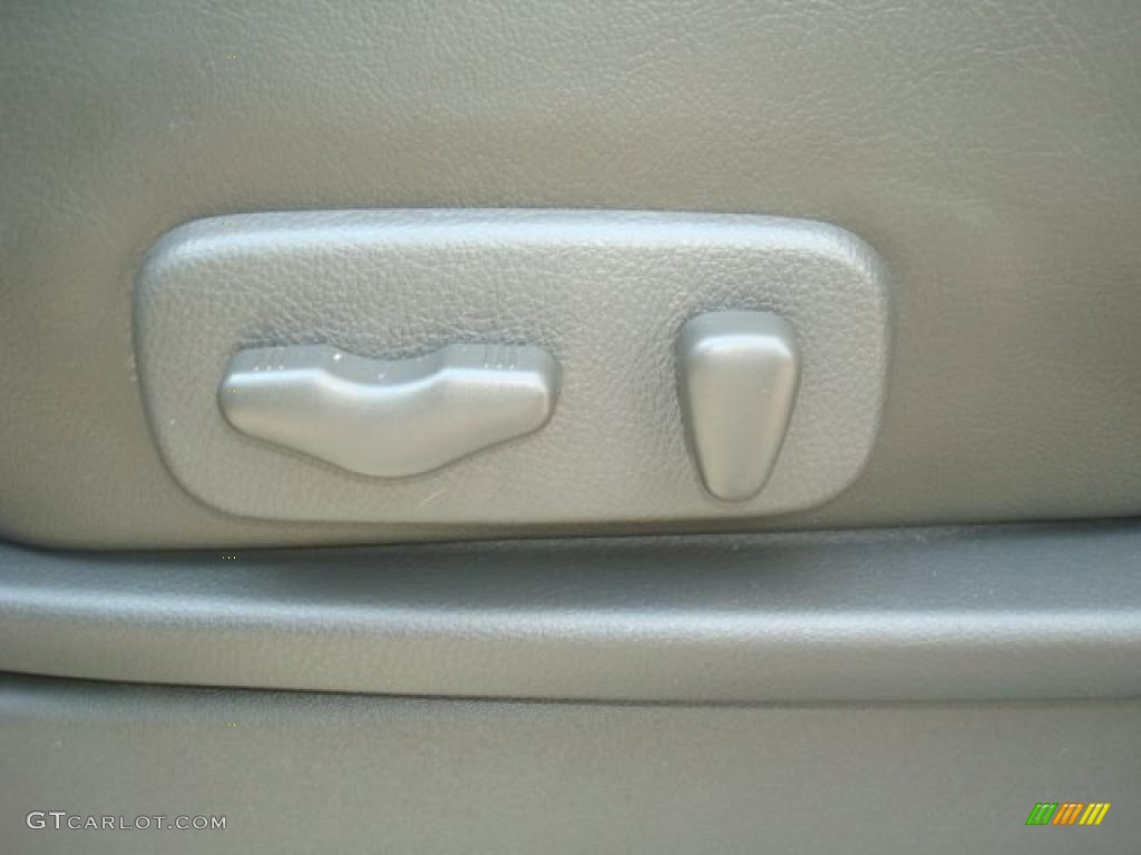 2007 Titan LE Crew Cab 4x4 - Radiant Silver / Graphite Black/Titanium photo #13