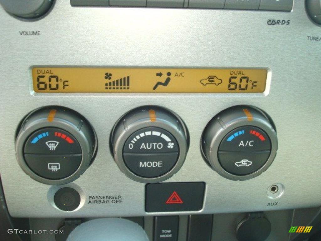 2007 Titan LE Crew Cab 4x4 - Radiant Silver / Graphite Black/Titanium photo #16