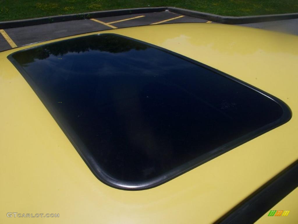 2003 Lancer Evolution VIII - Lightning Yellow / Black photo #18