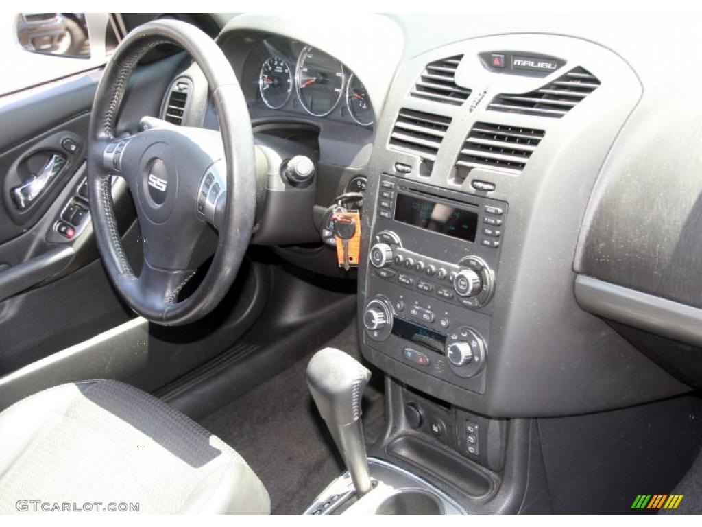 2006 Malibu Maxx SS Wagon - Silverstone Metallic / Ebony Black photo #17