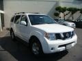 2007 Avalanche White Nissan Pathfinder SE  photo #3