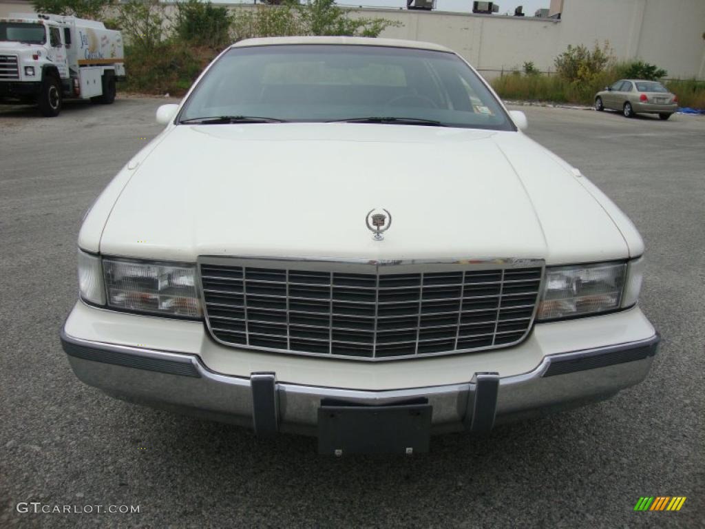1993 Fleetwood  - White / Blue photo #3