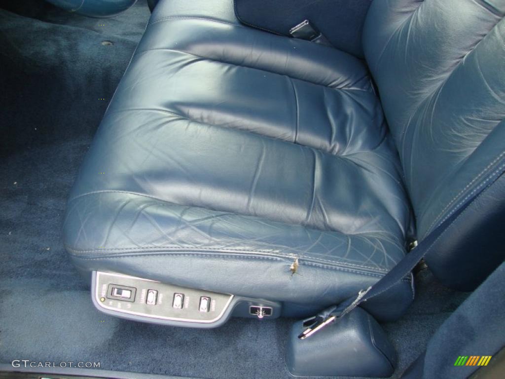 1993 Fleetwood  - White / Blue photo #16