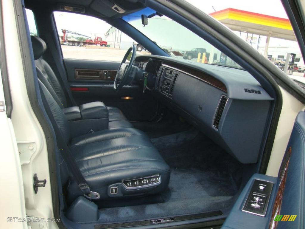 1993 Fleetwood  - White / Blue photo #21