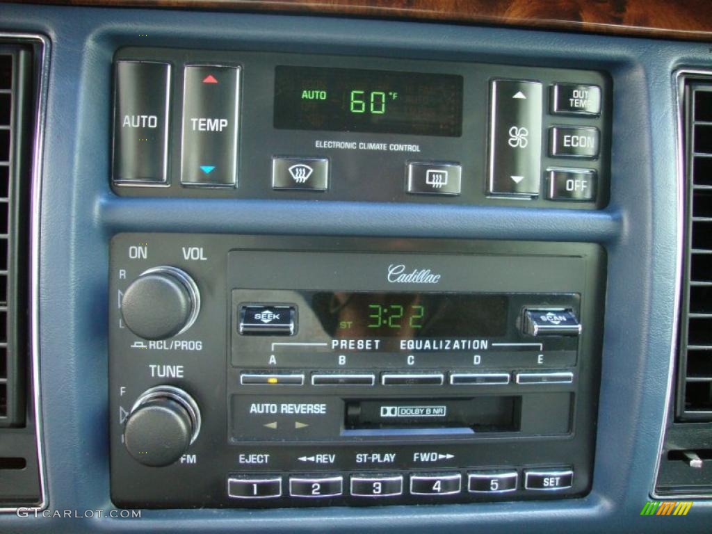 1993 Fleetwood  - White / Blue photo #43