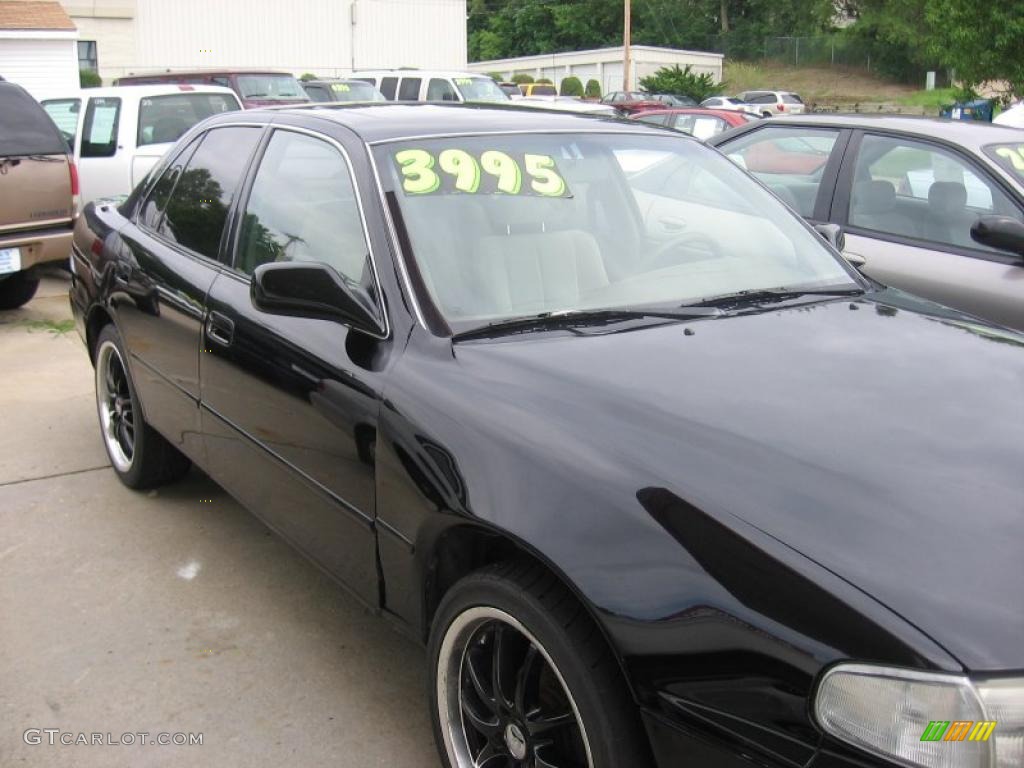 1994 Camry LE Sedan - Black / Beige photo #2