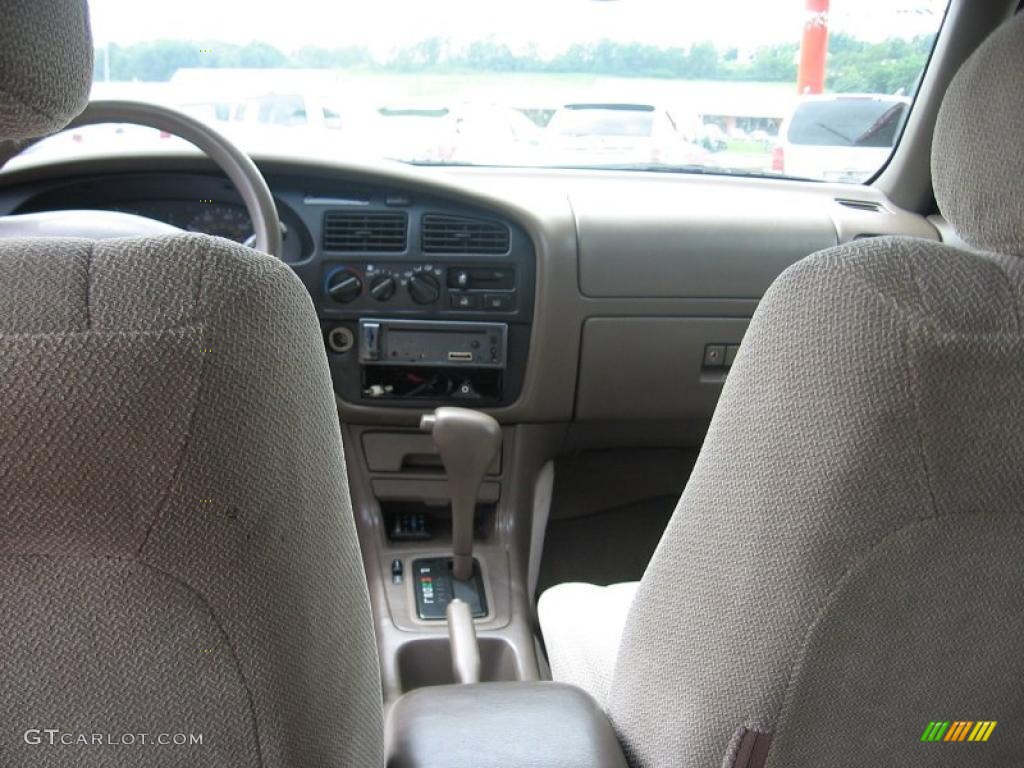 1994 Camry LE Sedan - Black / Beige photo #4