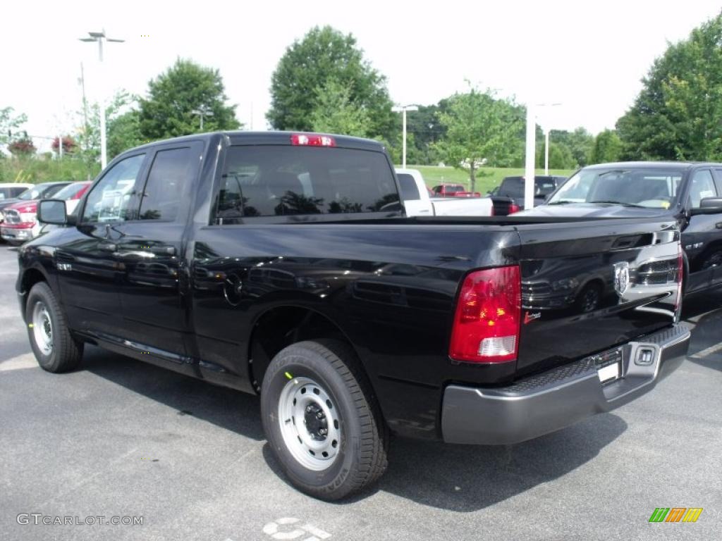 2010 Ram 1500 ST Quad Cab - Brilliant Black Crystal Pearl / Dark Slate/Medium Graystone photo #2