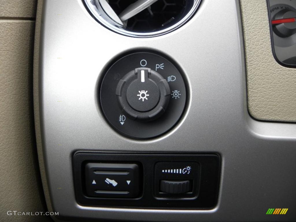 2010 F150 Lariat SuperCrew - Dark Blue Pearl Metallic / Tan photo #30